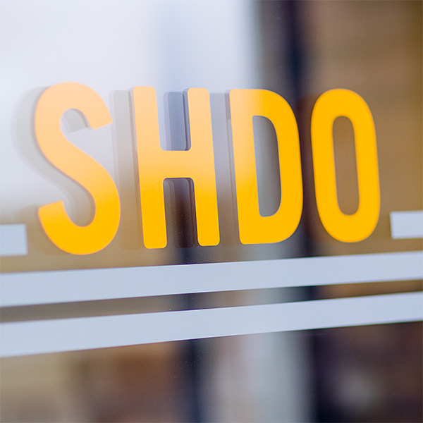 shdo_logo_auf_tuer