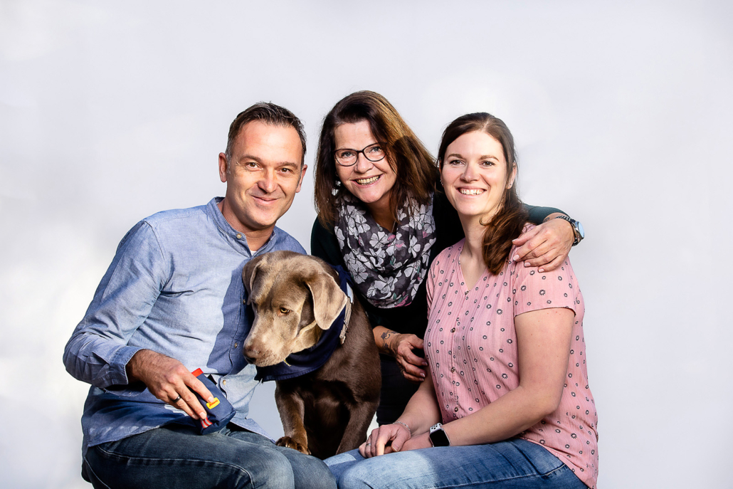 Gruppenbild mit Kai Raasch, DOGtor Sam, Bettina Kranz, Melanie Kühne